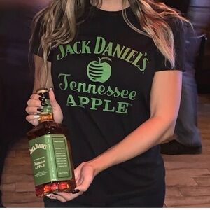 Jack Daniel’s Tennessee Apple 🍏 Apparel Tee